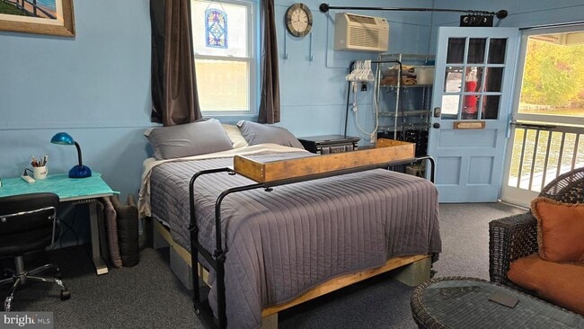 Building Photo - 36 Shore Dr