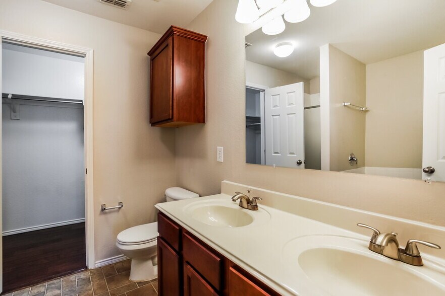 Building Photo - 110 Comanche Trail