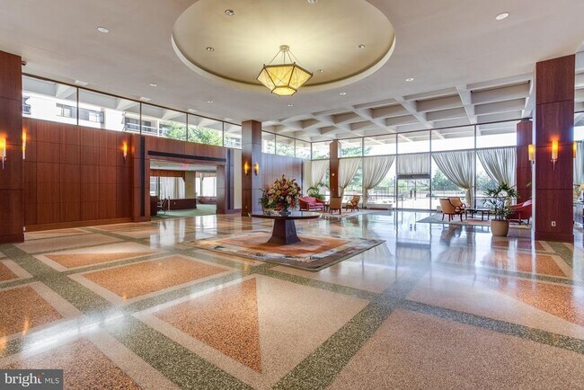 Building Photo - 3705 S George Mason Dr