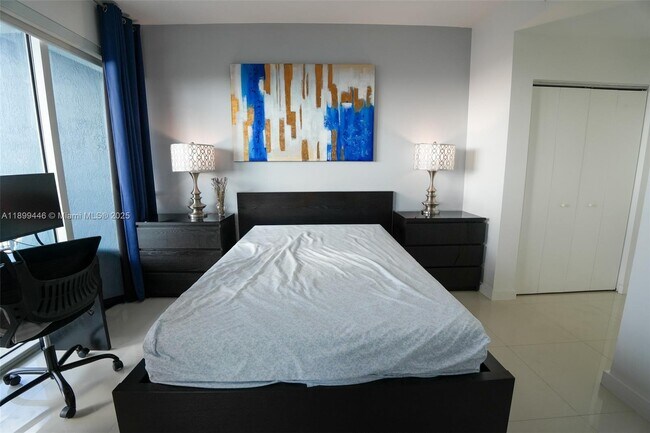 Building Photo - 60 SW 13th St