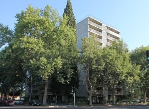 Building Photo - 900 17th St