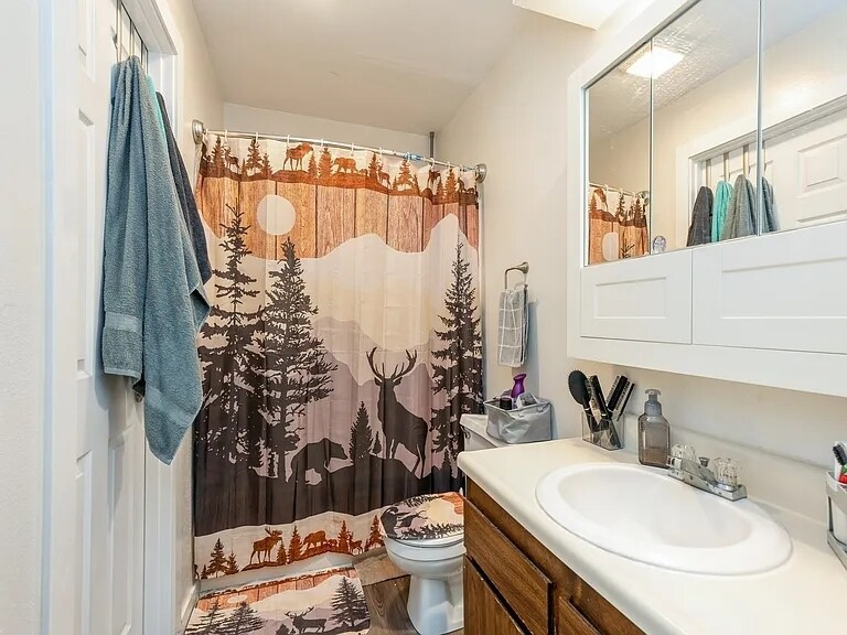 Building Photo - 1012 W 1st Ave