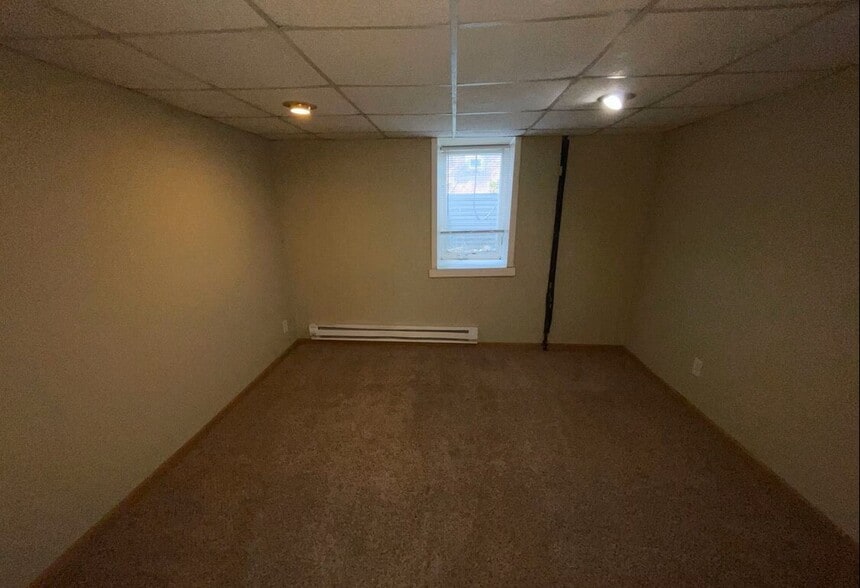 Building Photo - 1121 7th St SE