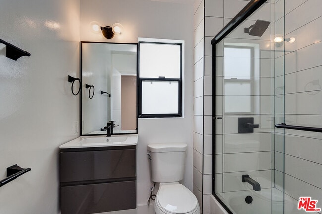 Building Photo - 2841 Redondo Blvd