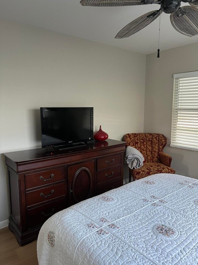 Building Photo - 299 Dorset H