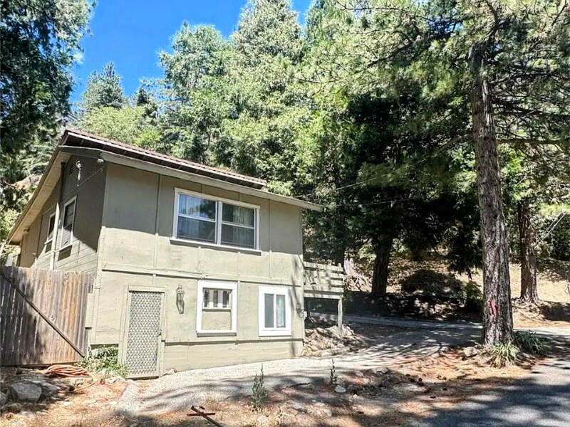 Building Photo - 23094 Cedar Way