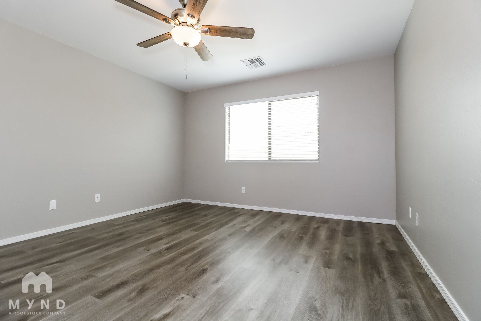 Building Photo - 25797 W Winslow Ave