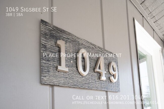 Building Photo - 1049 Sigsbee SE - Gorgeous 3 bedroom house!