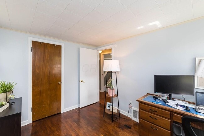 Second bedroom - 175 Rosslyn Ave