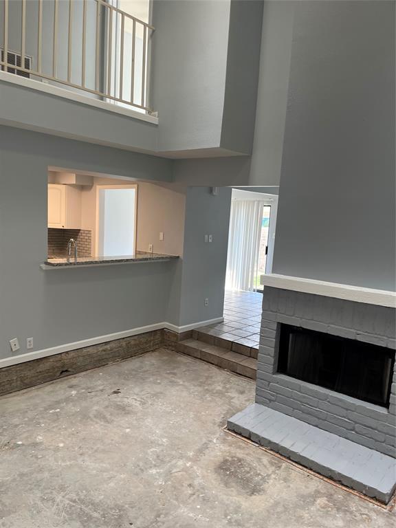 Building Photo - 13451 Parkway Blvd