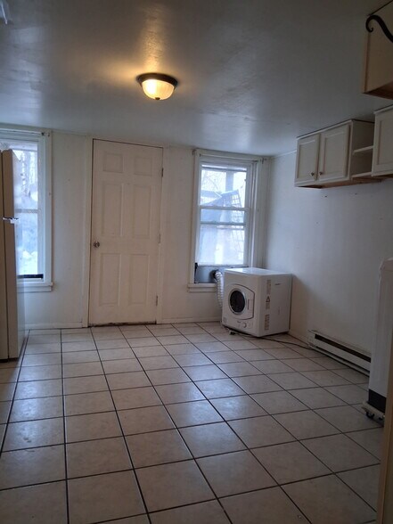 Building Photo - 137 Mill St