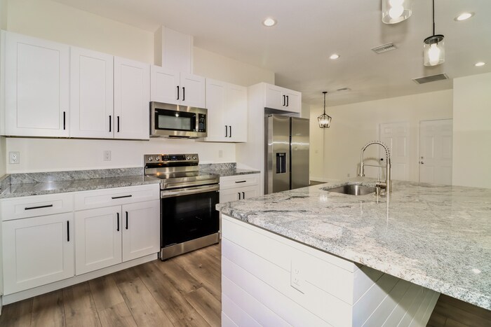 Building Photo - 2001 E Wood St