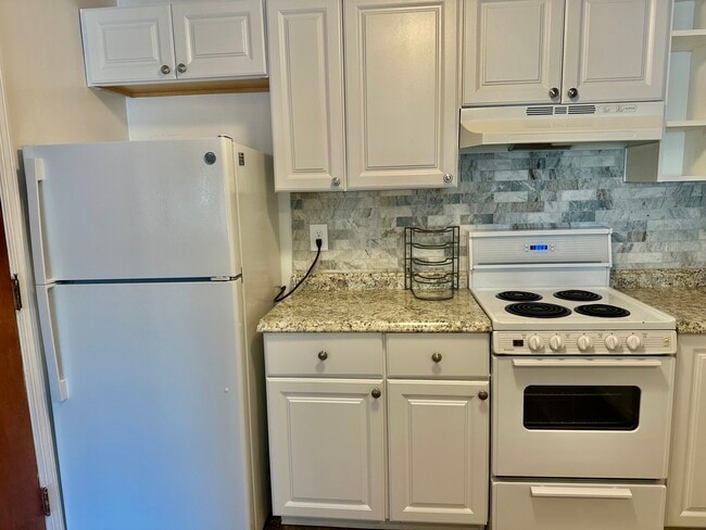 Building Photo - 195 Salem St