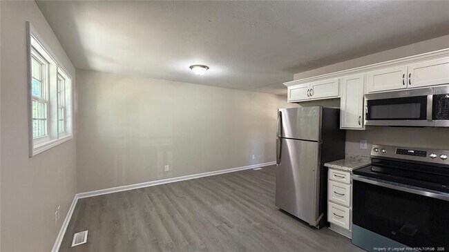 Building Photo - 2016 Poinciana Ln