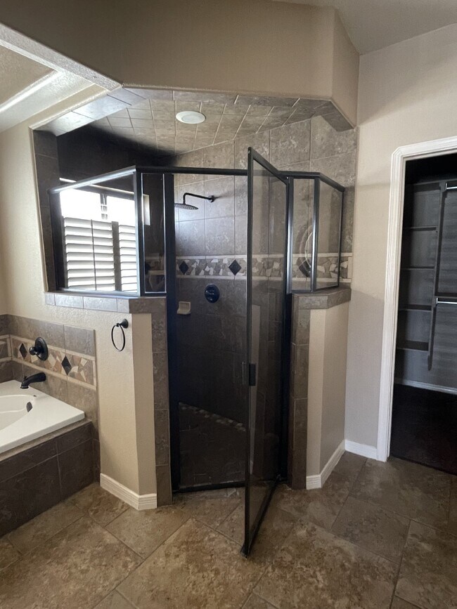 Building Photo - 3132 Tunnel Point Way