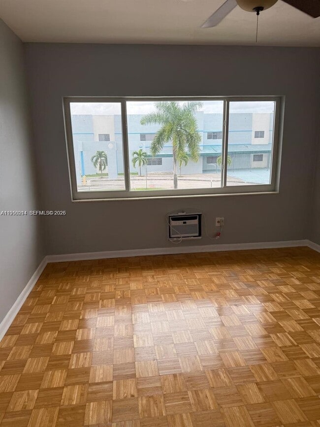 Building Photo - 9281 W Bay Harbor Dr