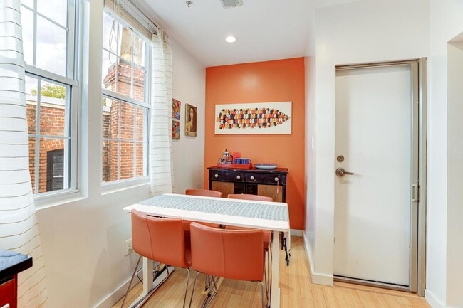 Building Photo - Updated  and Open Plan One Bed/One Bath 16...