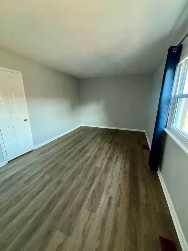 Building Photo - 945 Indian Cir