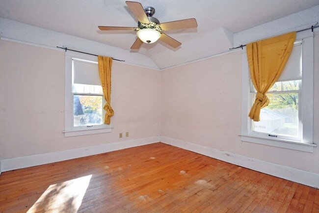 Building Photo - Beautiful 3-Bed 2-Bath Home Available In N...