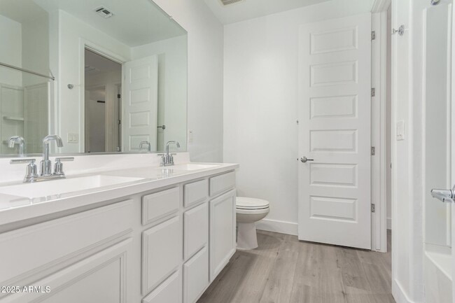 Building Photo - 7276 S 22nd Ln