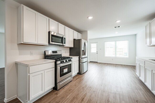 Building Photo - 9123 Estes Lks Dr