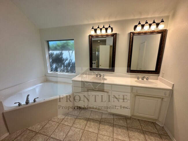 Building Photo - 629 Dorchester Dr