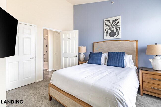 Building Photo - 400 Blake St