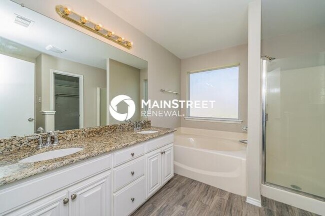 Building Photo - 3 Bedroom Pet-Friendly Home in ARLINGTON, TX with Main Street Renewal