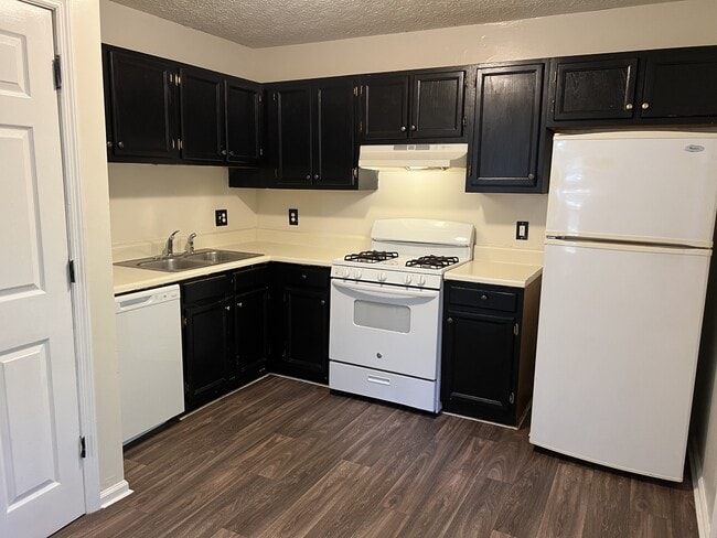 Building Photo - 3516 Kingswood Run