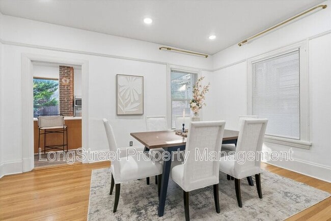 Building Photo - 2338 NW Hoyt St