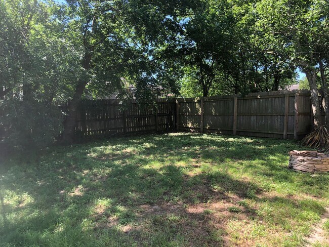 Building Photo - 3600EL