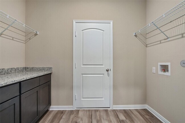 Building Photo - 290 Moonstone Way