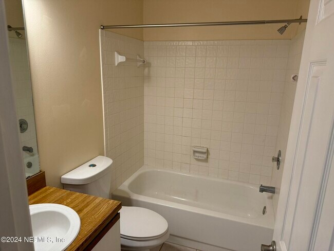 Building Photo - 7620 Baymeadows Cir W