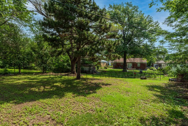 Building Photo - 1008 N Edgemoor St