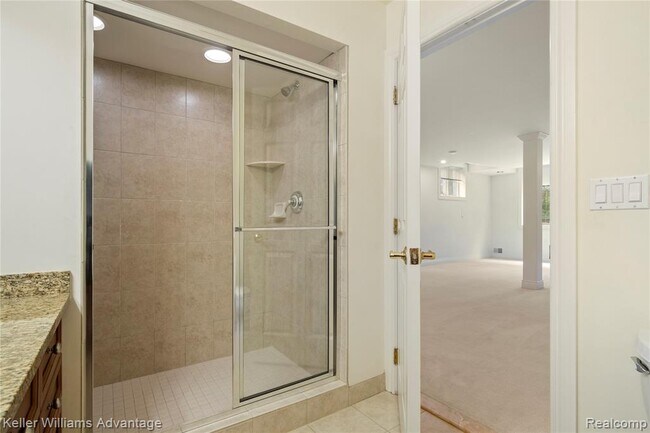 Building Photo - 47611 Manorwood Dr