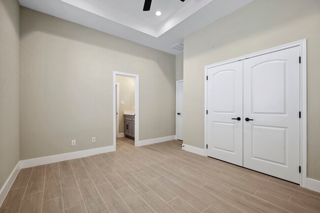 Building Photo - 70 Wyndemere Dr