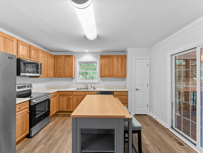 Building Photo - 5701 Hereld Green Dr