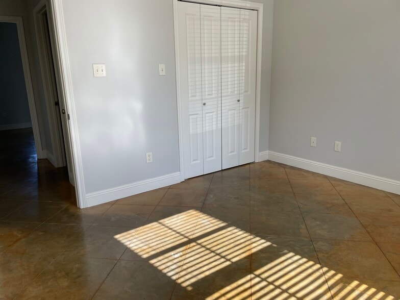 Building Photo - 608 John Stine Rd