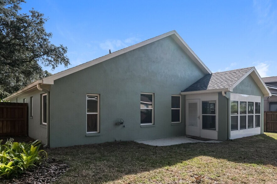 Building Photo - 2936 Minuteman Ln