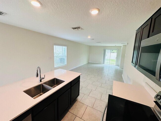 Building Photo - 1978 Ancestry Trl