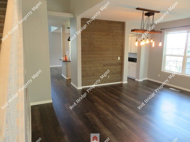 Building Photo - 18385 SW Swanstrom Dr