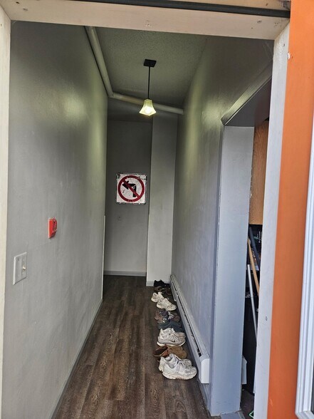 Building Photo - 210 West Ave