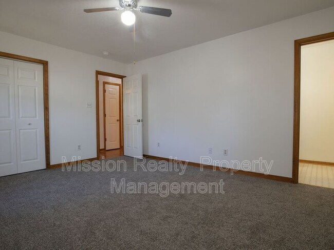 Building Photo - 7412 Pineleaf Dr