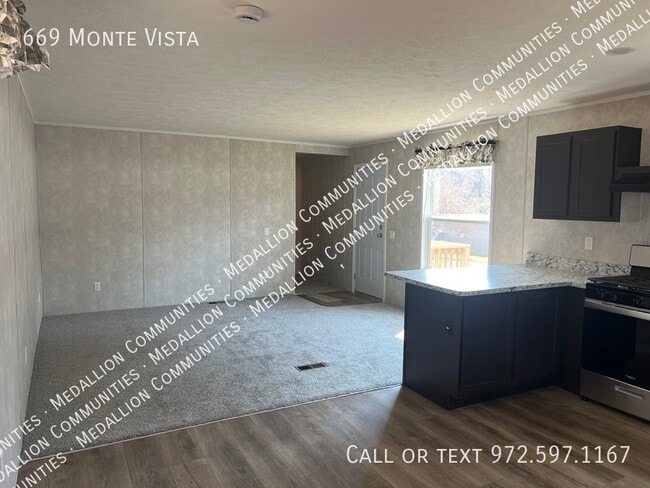 Building Photo - 669 Monte Vista Rd