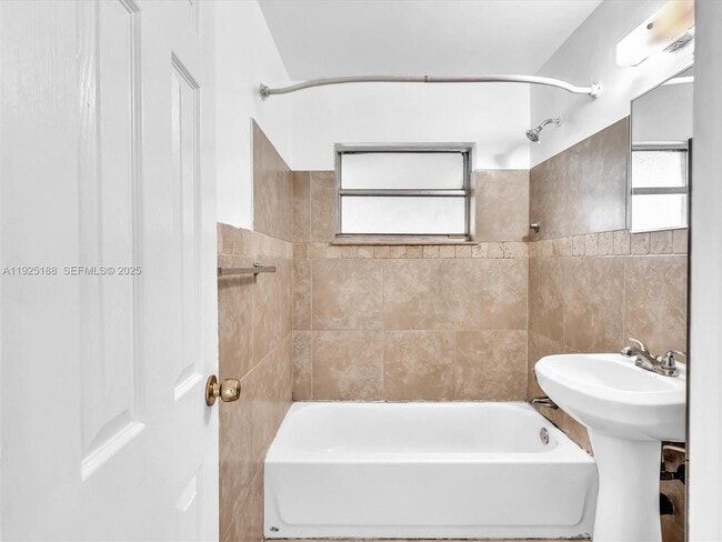 Building Photo - 1624 S 23rd Ave