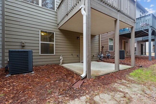 Building Photo - 3209 Hallmark Ln NE