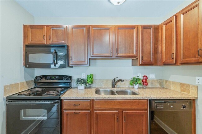 Building Photo - 2458 Goldenrod Wy