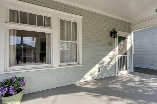 Building Photo - 85 Waddell St NE