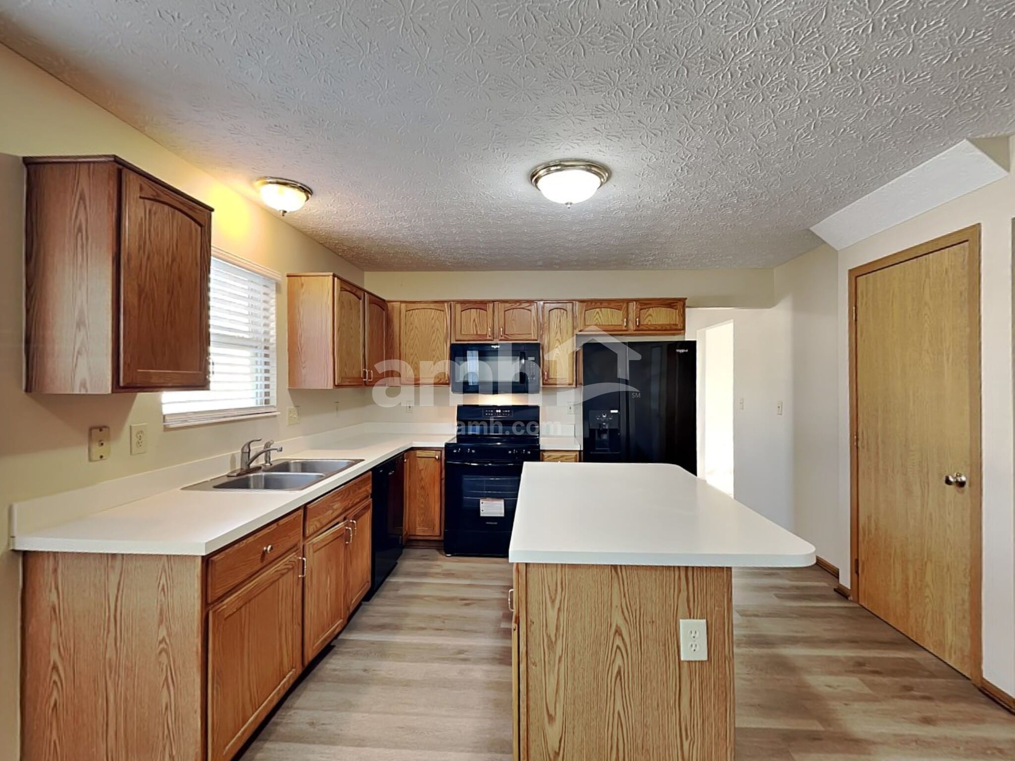 Building Photo - 8558 Rodebaugh Rd