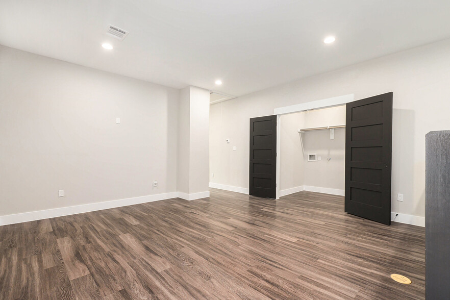 Building Photo - 8119 Venus St